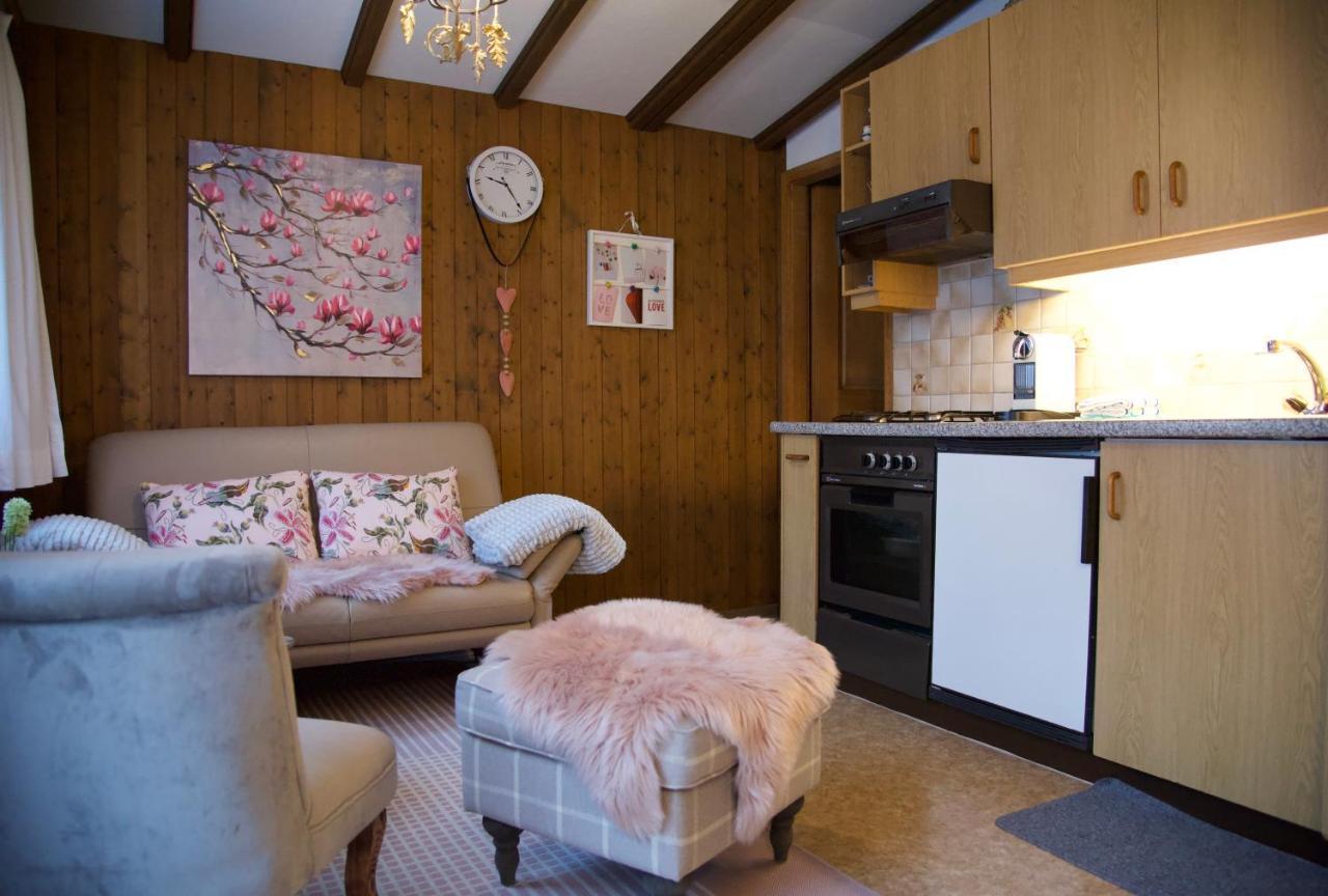 Вилла Spellbound A Romantic Hideaway For Adults Aged 18-35 Лаутербруннен Экстерьер фото